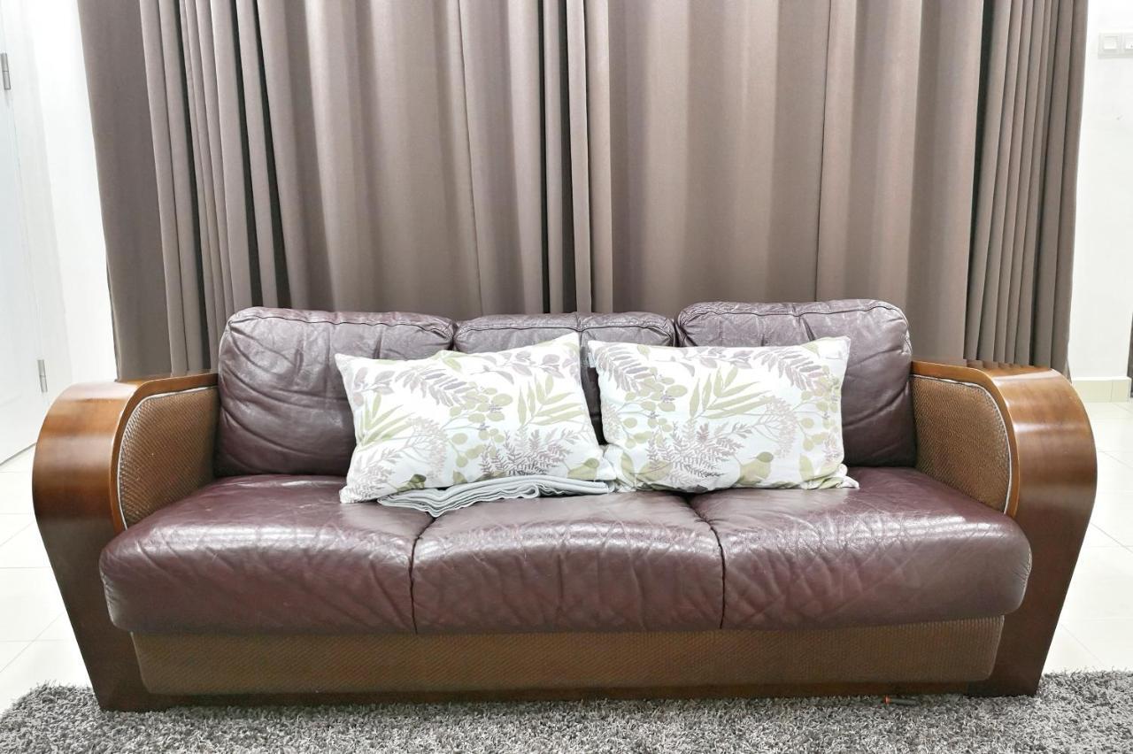 Teratak Persona Homestay. 4 Rooms Double Storey Terrace In Kuantan City. エクステリア 写真